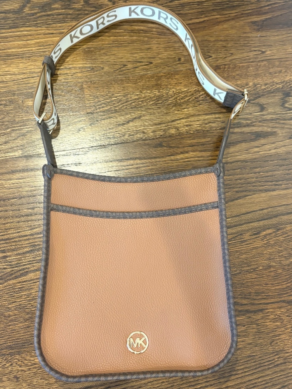 Michael Kors Luisa Large Pebbled Leather Messenger Bag